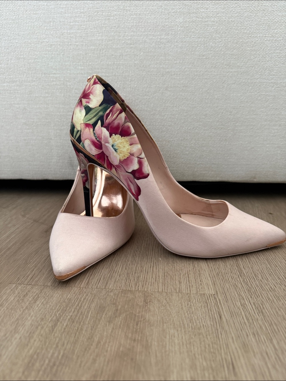 Ted Baker Melnip Floral Pumps 9/40